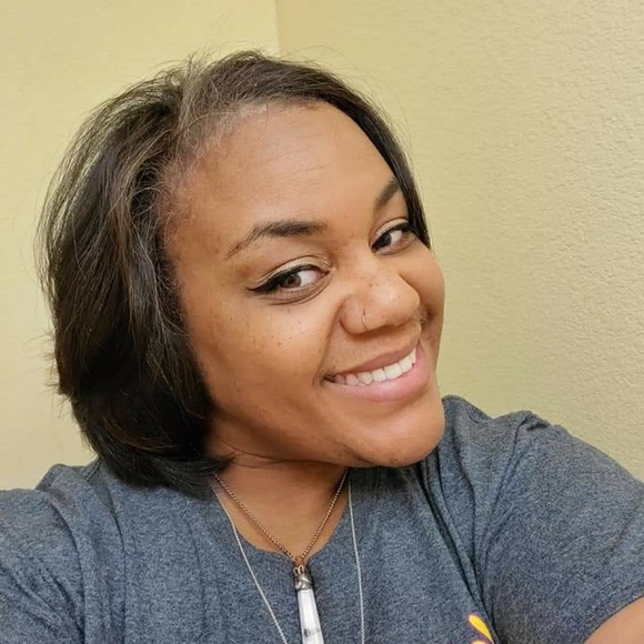 Meet your Posher, Kimberly - Picture 1 of 1